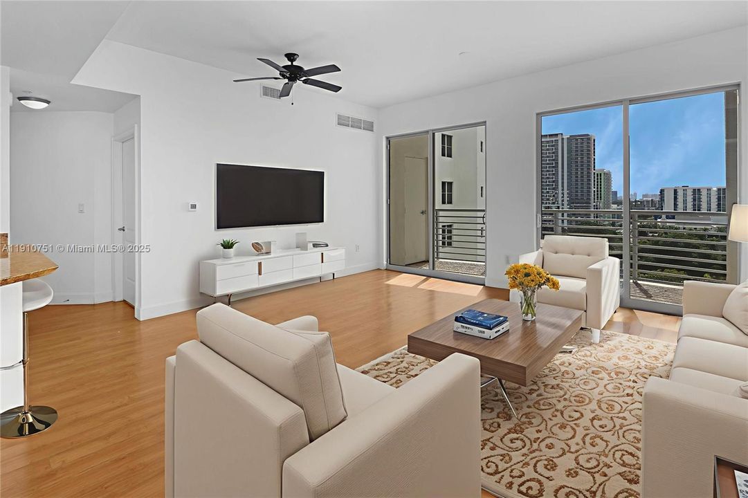 Activo con contrato: $347,000 (2 camas, 2 baños, 1164 Pies cuadrados)