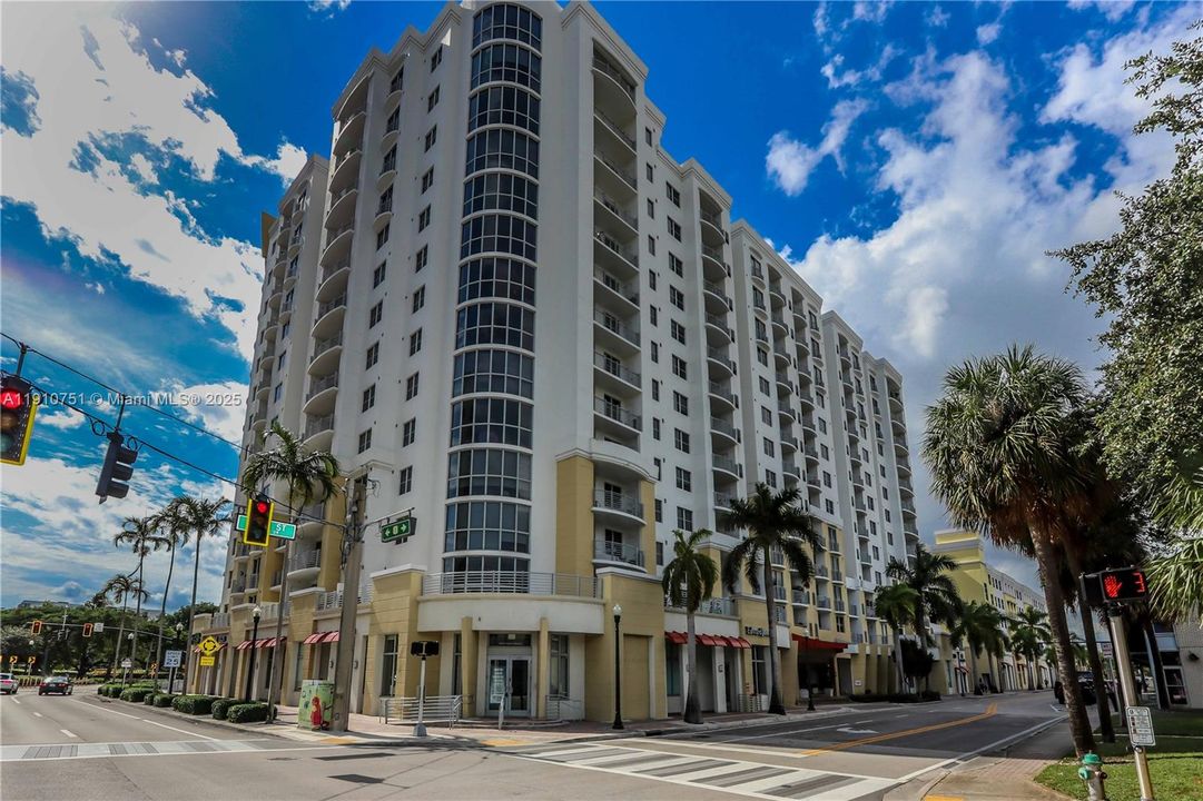 Activo con contrato: $347,000 (2 camas, 2 baños, 1164 Pies cuadrados)