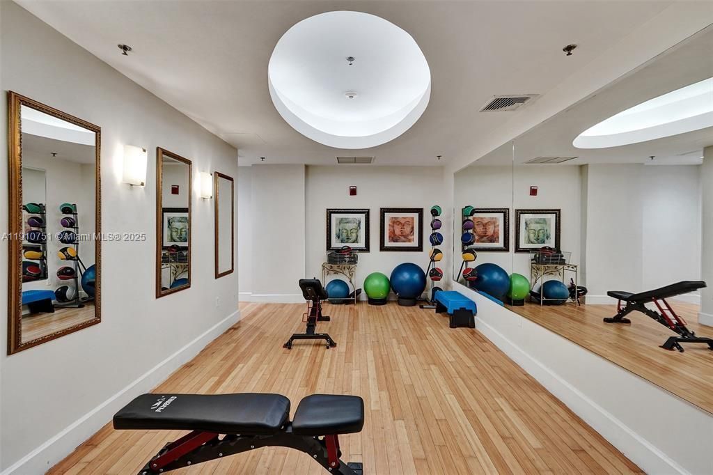 Activo con contrato: $347,000 (2 camas, 2 baños, 1164 Pies cuadrados)