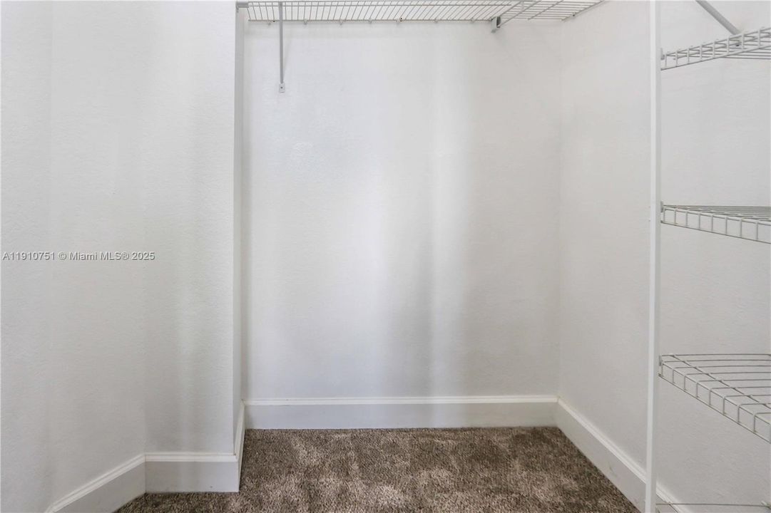 Activo con contrato: $347,000 (2 camas, 2 baños, 1164 Pies cuadrados)