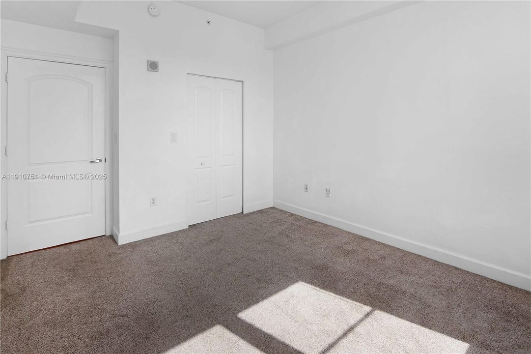 Activo con contrato: $347,000 (2 camas, 2 baños, 1164 Pies cuadrados)