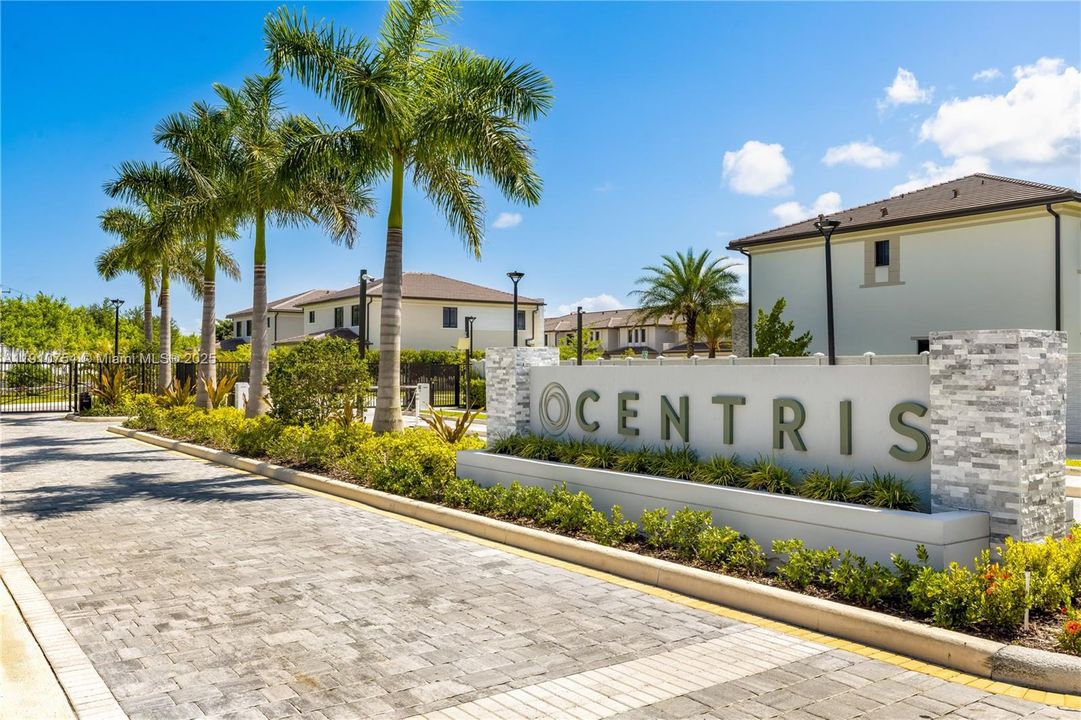 For Sale: $2,399,000 (5 beds, 4 baths, 3686 Square Feet)