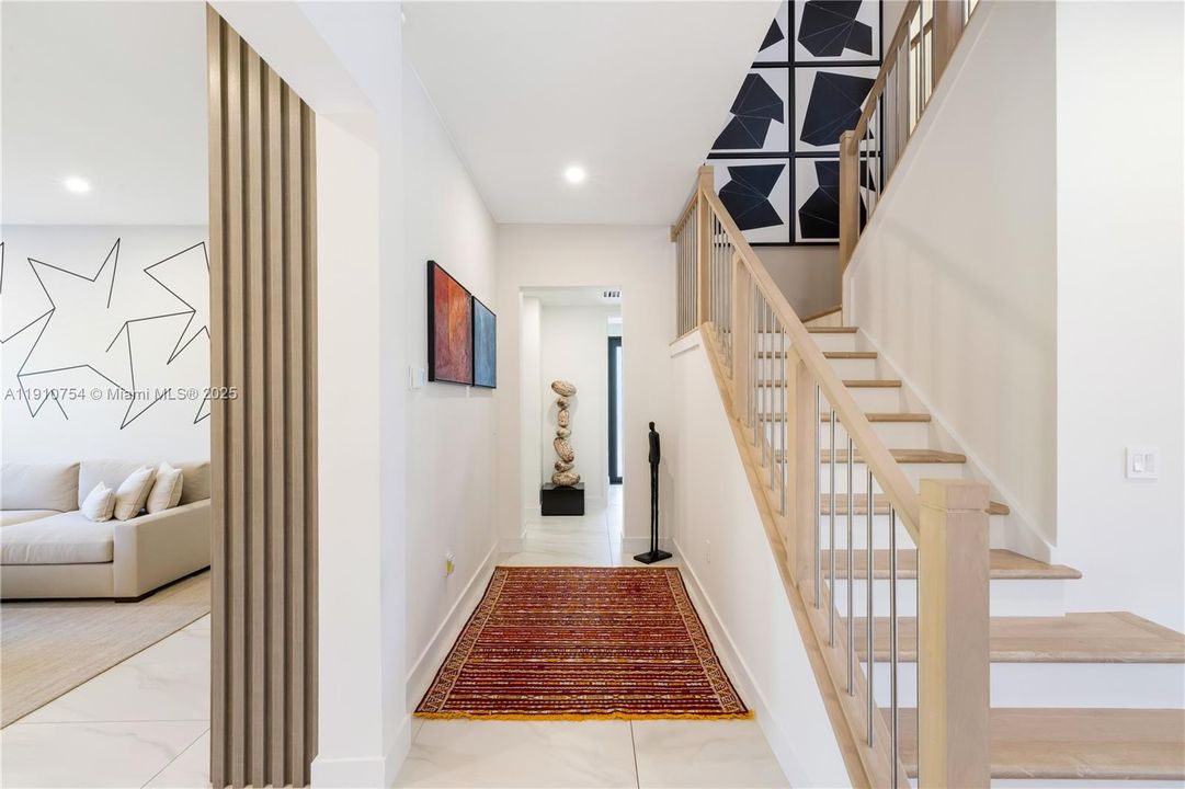 For Sale: $2,399,000 (5 beds, 4 baths, 3686 Square Feet)