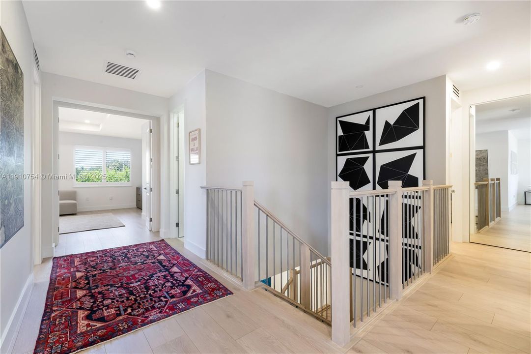 For Sale: $2,399,000 (5 beds, 4 baths, 3686 Square Feet)