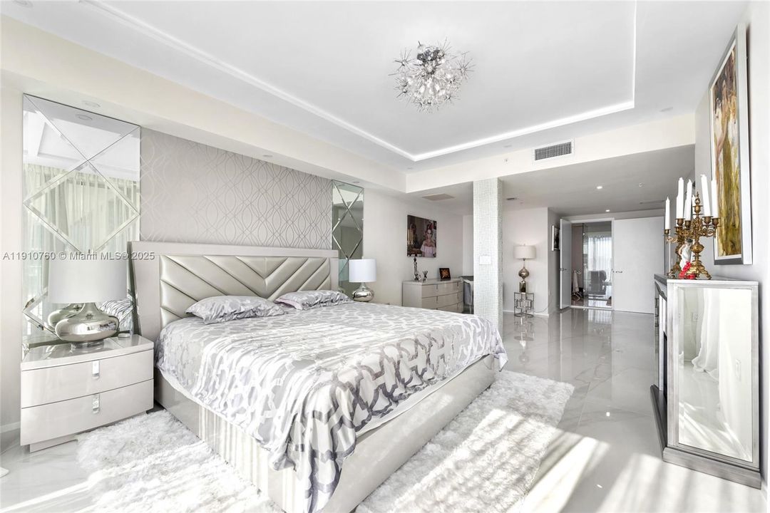 For Sale: $1,890,000 (2 beds, 2 baths, 1892 Square Feet)