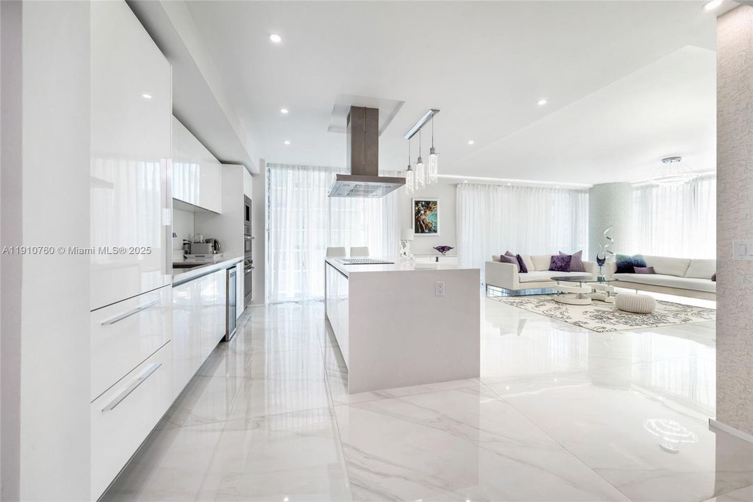 For Sale: $1,890,000 (2 beds, 2 baths, 1892 Square Feet)