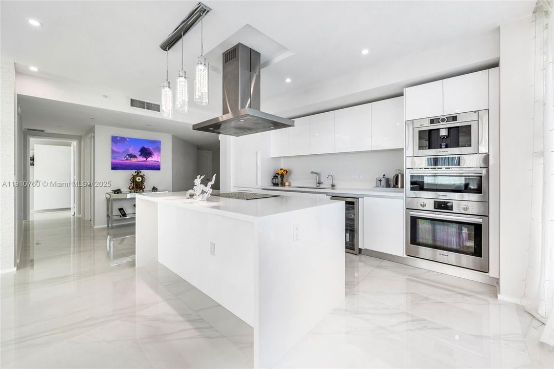 For Sale: $1,890,000 (2 beds, 2 baths, 1892 Square Feet)