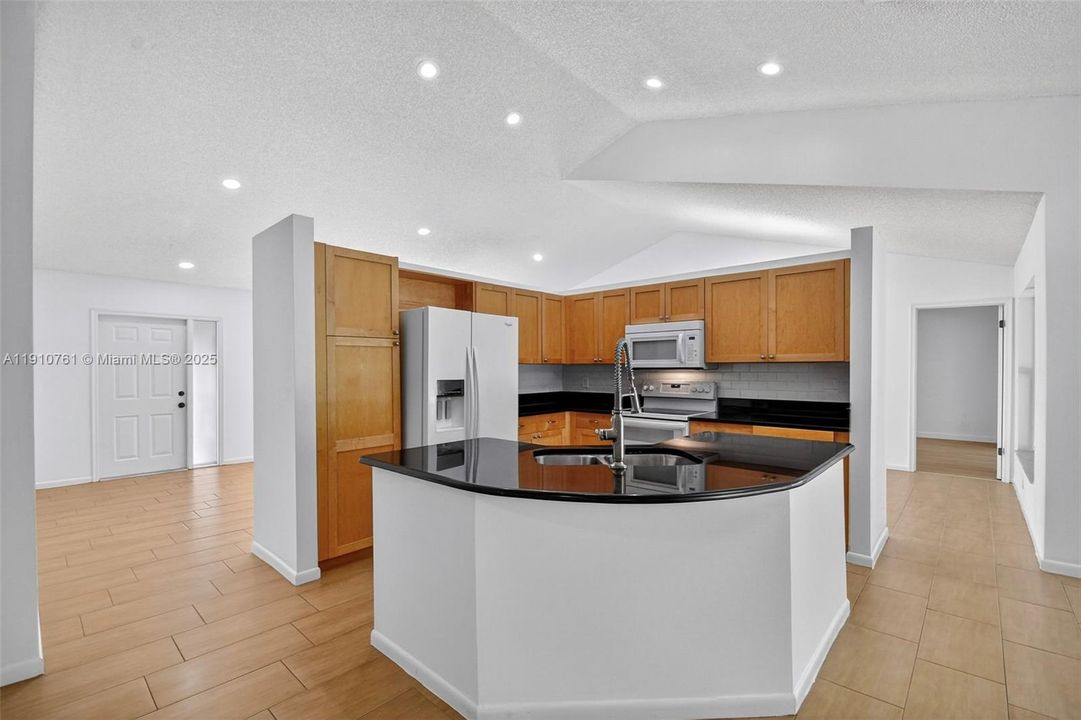 For Rent: $5,000 (4 beds, 2 baths, 2426 Square Feet)