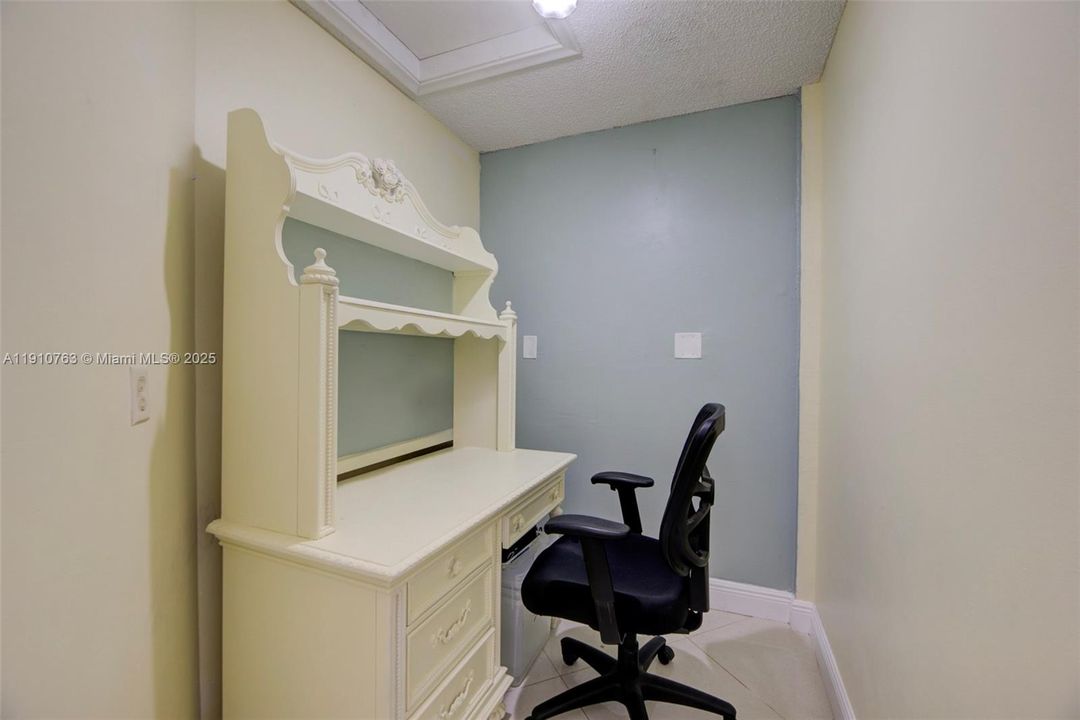 На продажу: $825,999 (4 спален, 3 ванн, 2474 Квадратных фут)