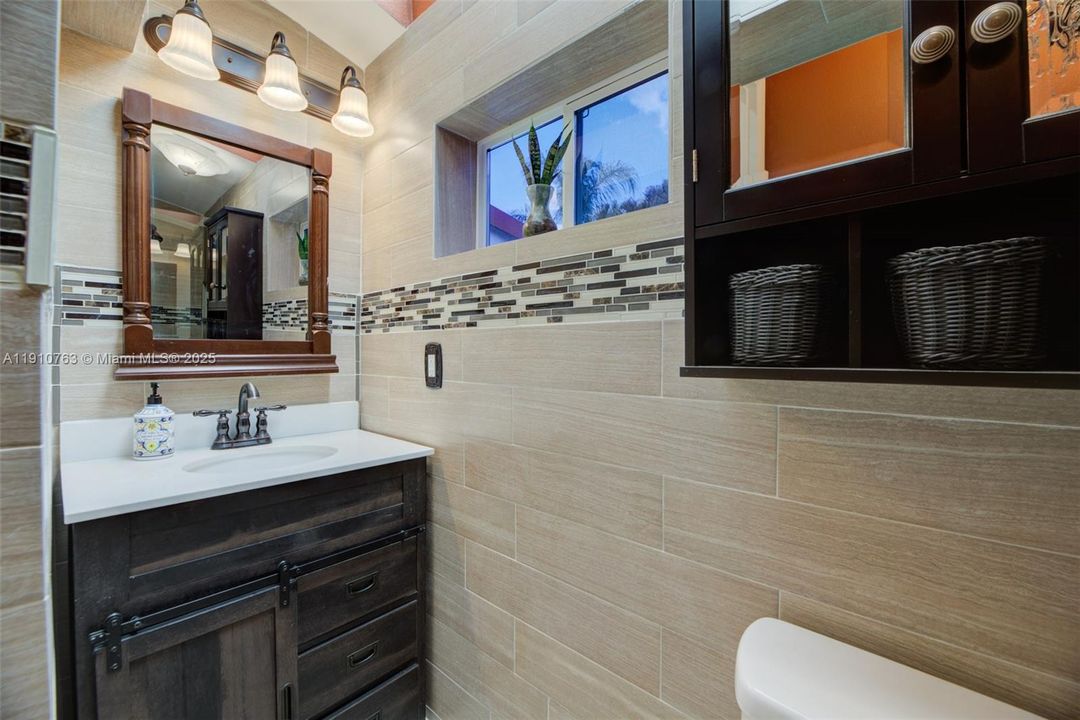 На продажу: $825,999 (4 спален, 3 ванн, 2474 Квадратных фут)