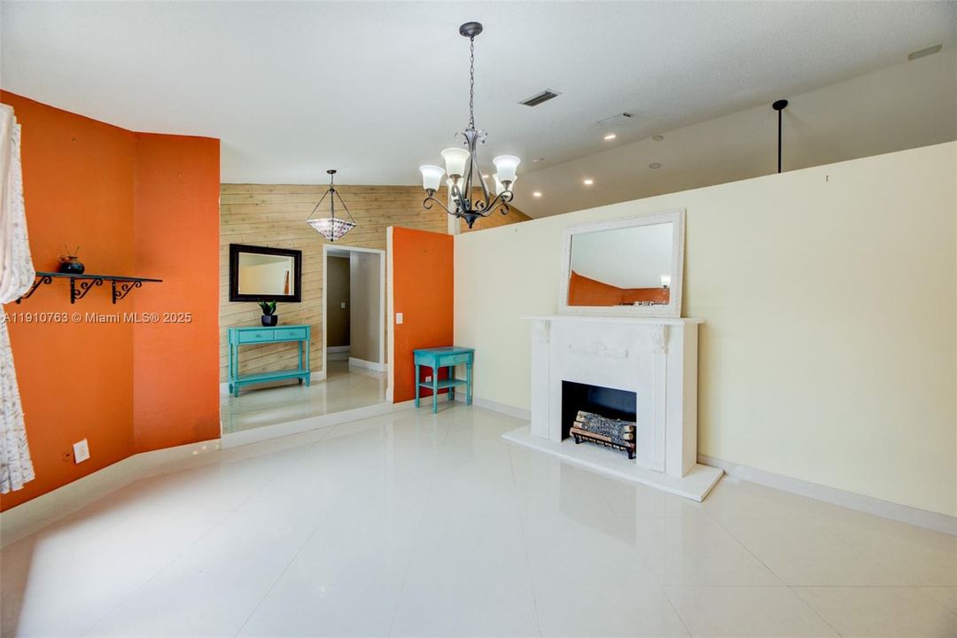 На продажу: $825,999 (4 спален, 3 ванн, 2474 Квадратных фут)