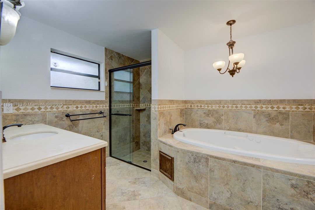 На продажу: $825,999 (4 спален, 3 ванн, 2474 Квадратных фут)