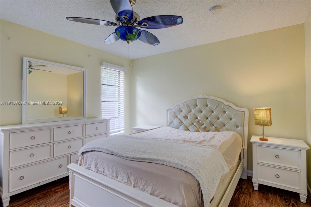 На продажу: $825,999 (4 спален, 3 ванн, 2474 Квадратных фут)