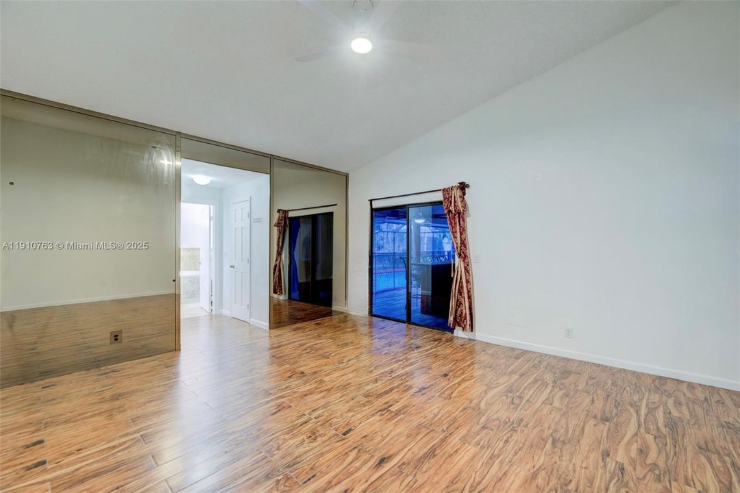 На продажу: $825,999 (4 спален, 3 ванн, 2474 Квадратных фут)