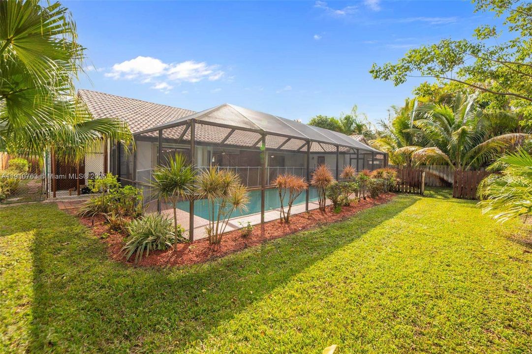 На продажу: $825,999 (4 спален, 3 ванн, 2474 Квадратных фут)