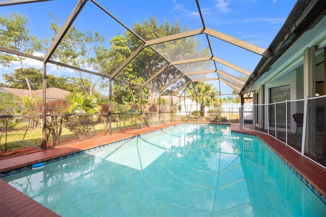 На продажу: $825,999 (4 спален, 3 ванн, 2474 Квадратных фут)