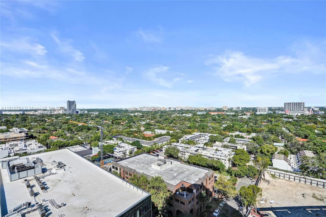 Под контрактом: $1,650,000 (2 спален, 2 ванн, 1107 Квадратных фут)