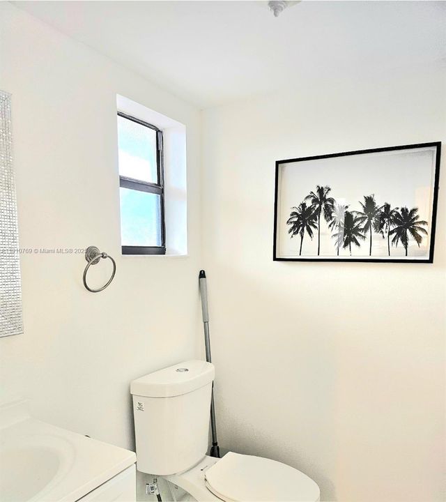 合同活跃: $119,000 (1 贝兹, 1 浴室, 860 平方英尺)