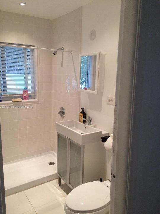 For Rent: $1,700 (1 beds, 1 baths, 510 Square Feet)