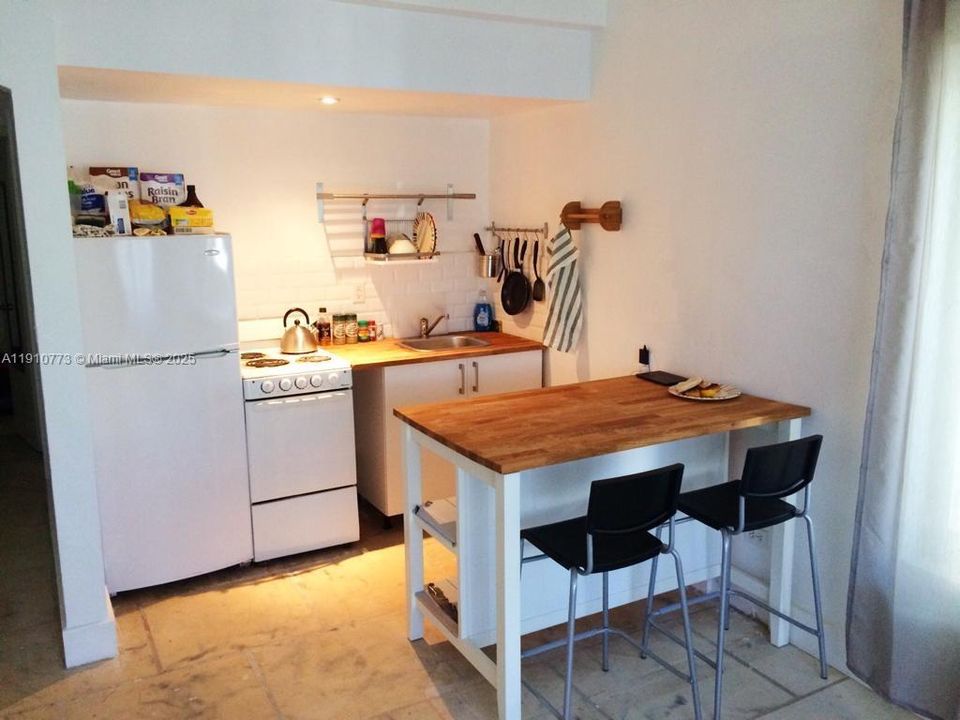 For Rent: $1,700 (1 beds, 1 baths, 510 Square Feet)