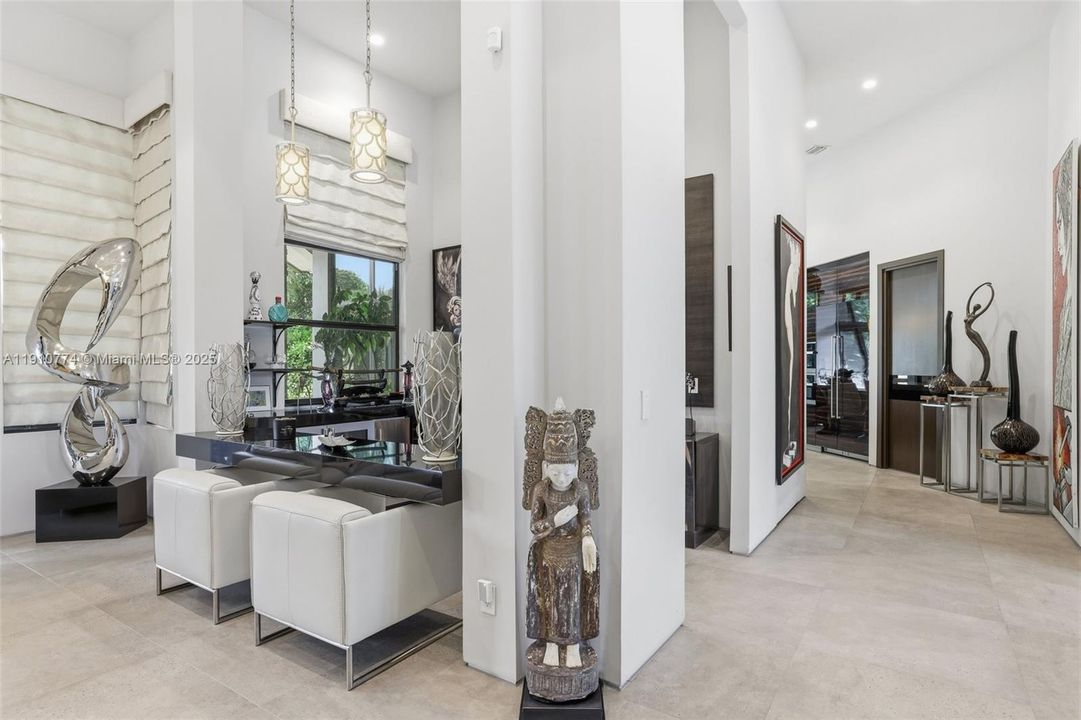 En Venta: $2,799,000 (4 camas, 4 baños, 4350 Pies cuadrados)