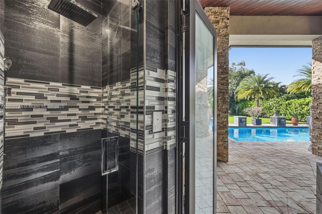 En Venta: $2,799,000 (4 camas, 4 baños, 4350 Pies cuadrados)