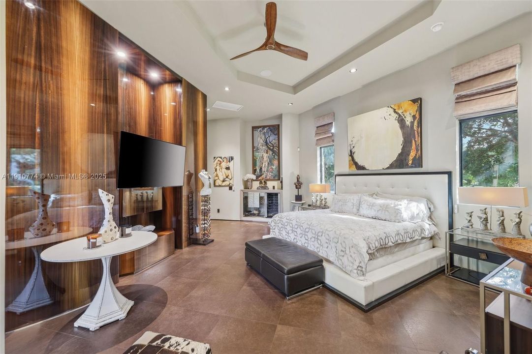 En Venta: $2,799,000 (4 camas, 4 baños, 4350 Pies cuadrados)