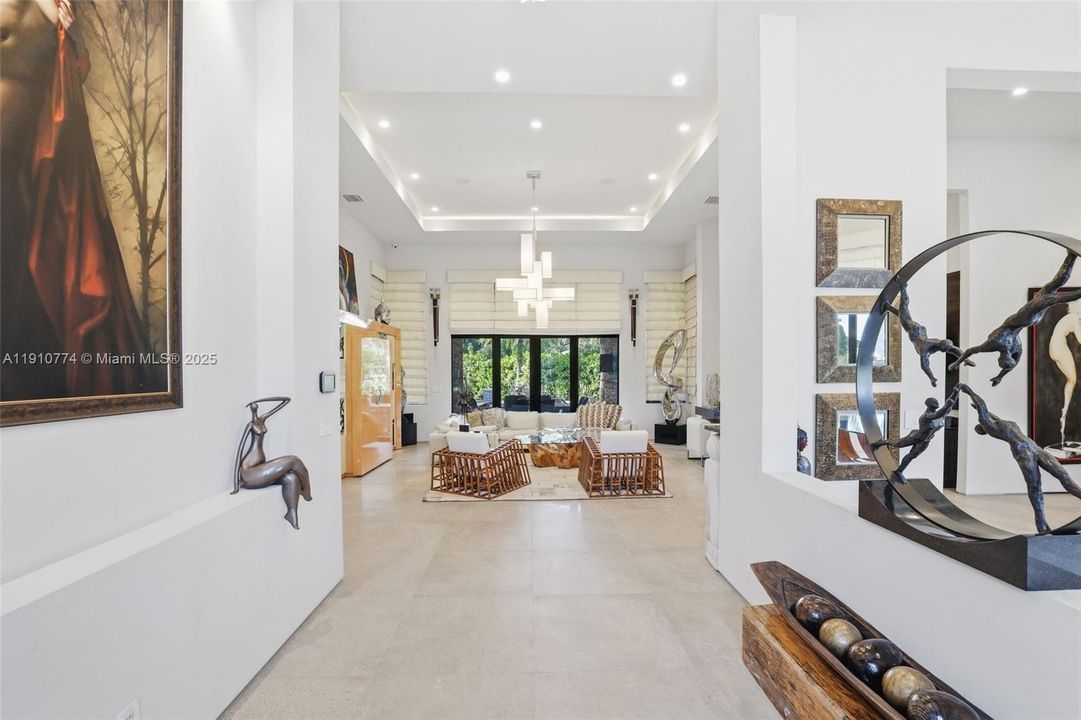 En Venta: $2,799,000 (4 camas, 4 baños, 4350 Pies cuadrados)