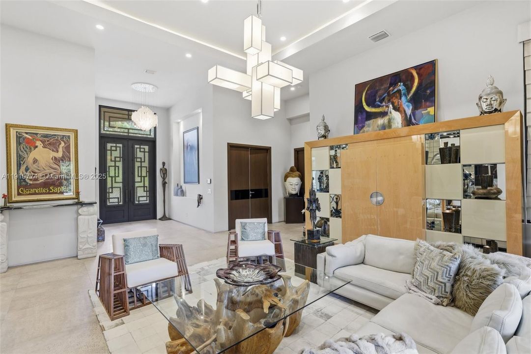 En Venta: $2,799,000 (4 camas, 4 baños, 4350 Pies cuadrados)