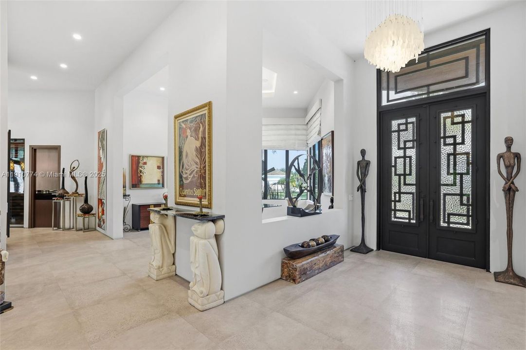 En Venta: $2,799,000 (4 camas, 4 baños, 4350 Pies cuadrados)