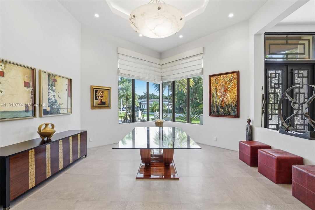 En Venta: $2,799,000 (4 camas, 4 baños, 4350 Pies cuadrados)