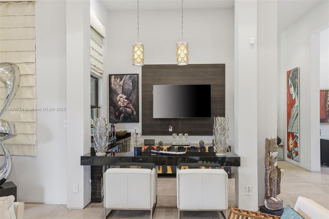 En Venta: $2,799,000 (4 camas, 4 baños, 4350 Pies cuadrados)