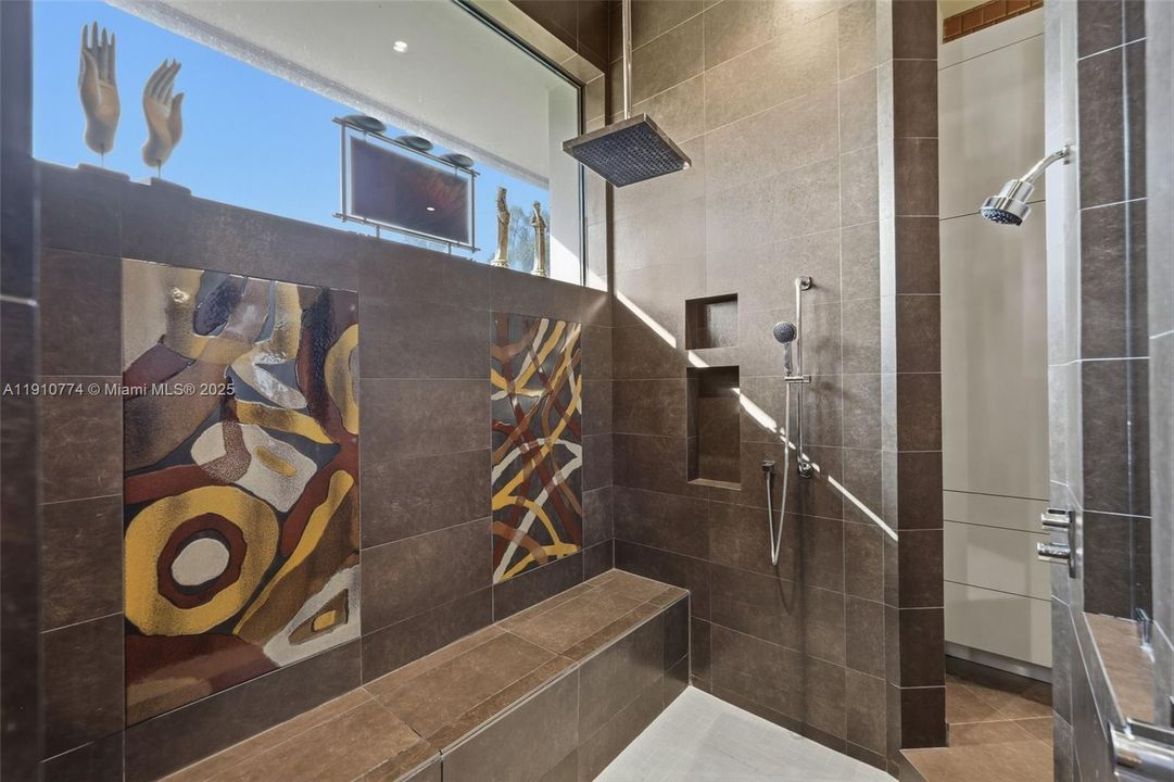 En Venta: $2,799,000 (4 camas, 4 baños, 4350 Pies cuadrados)