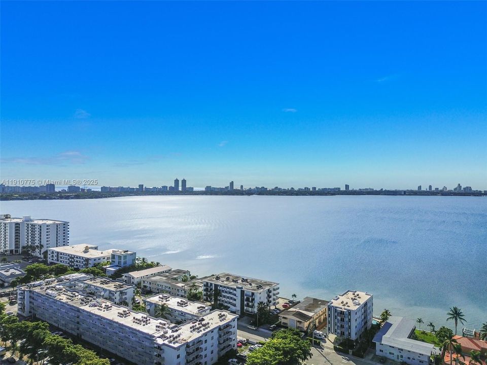 For Sale: $550,000 (2 beds, 2 baths, 1280 Square Feet)