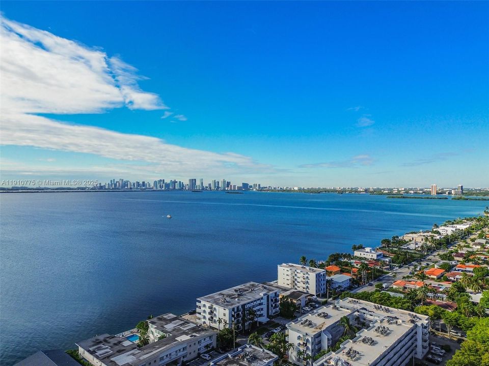 For Sale: $550,000 (2 beds, 2 baths, 1280 Square Feet)