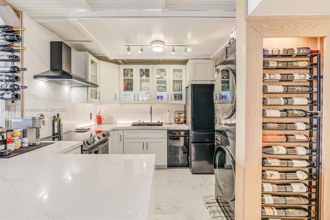 For Sale: $550,000 (2 beds, 2 baths, 1280 Square Feet)