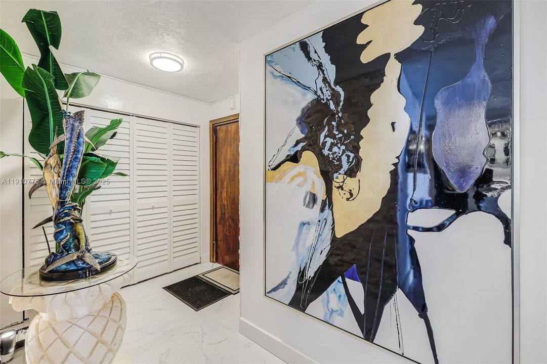 For Sale: $550,000 (2 beds, 2 baths, 1280 Square Feet)