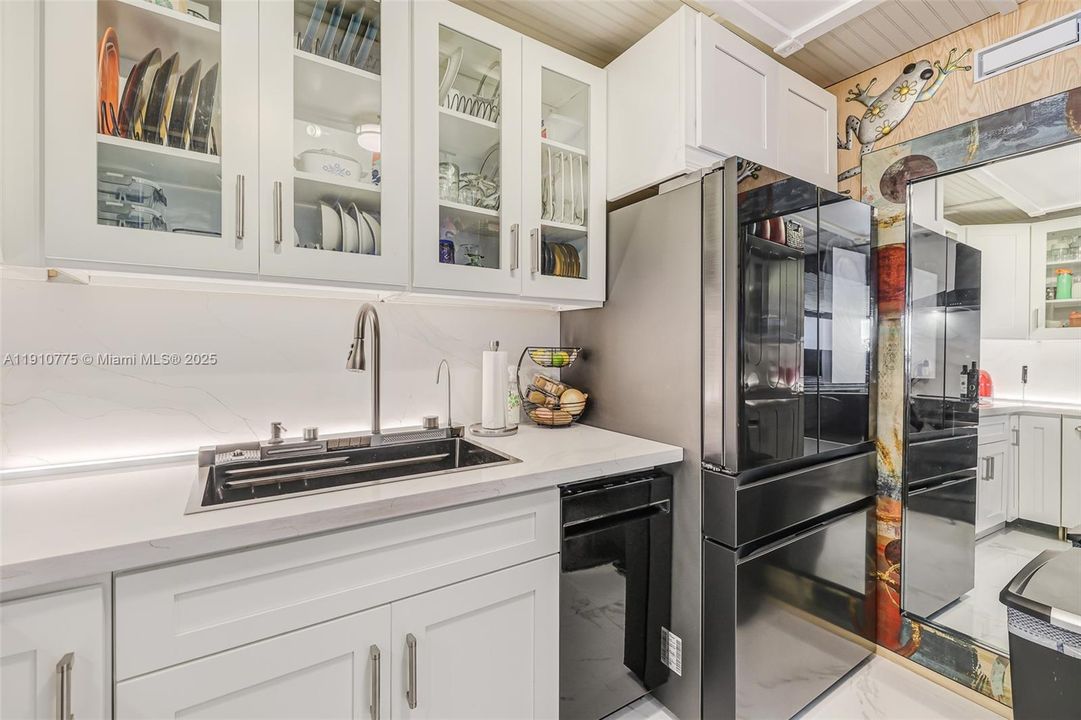 For Sale: $550,000 (2 beds, 2 baths, 1280 Square Feet)