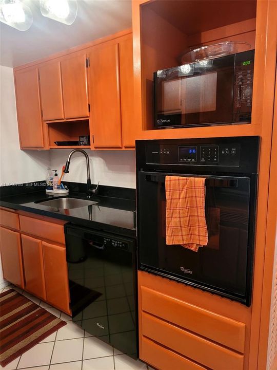 For Rent: $3,200 (1 beds, 1 baths, 625 Square Feet)