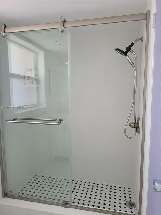 For Rent: $3,200 (1 beds, 1 baths, 625 Square Feet)