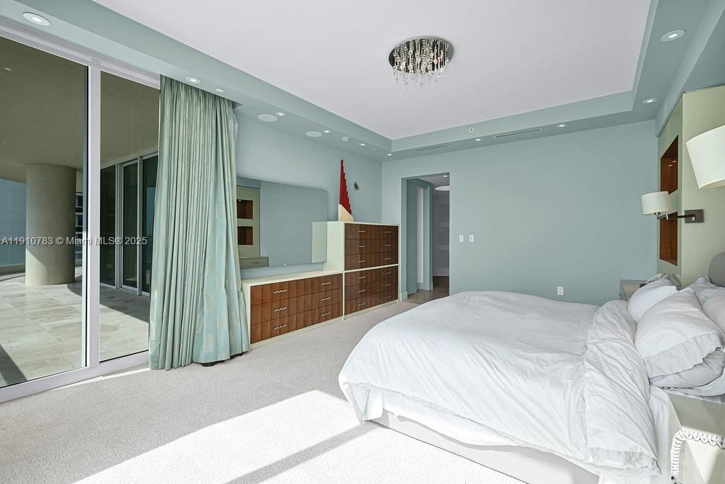 For Sale: $4,299,000 (4 beds, 6 baths, 3735 Square Feet)