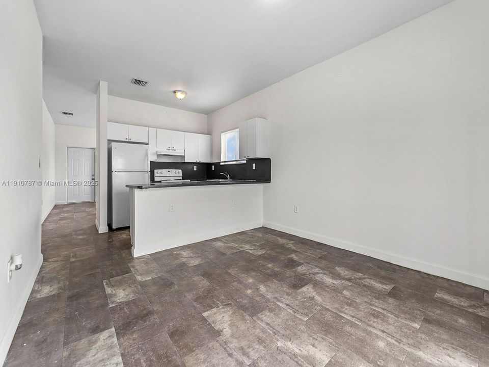 На продажу: $715,000 (0 спален, 0 ванн, 2950 Квадратных фут)