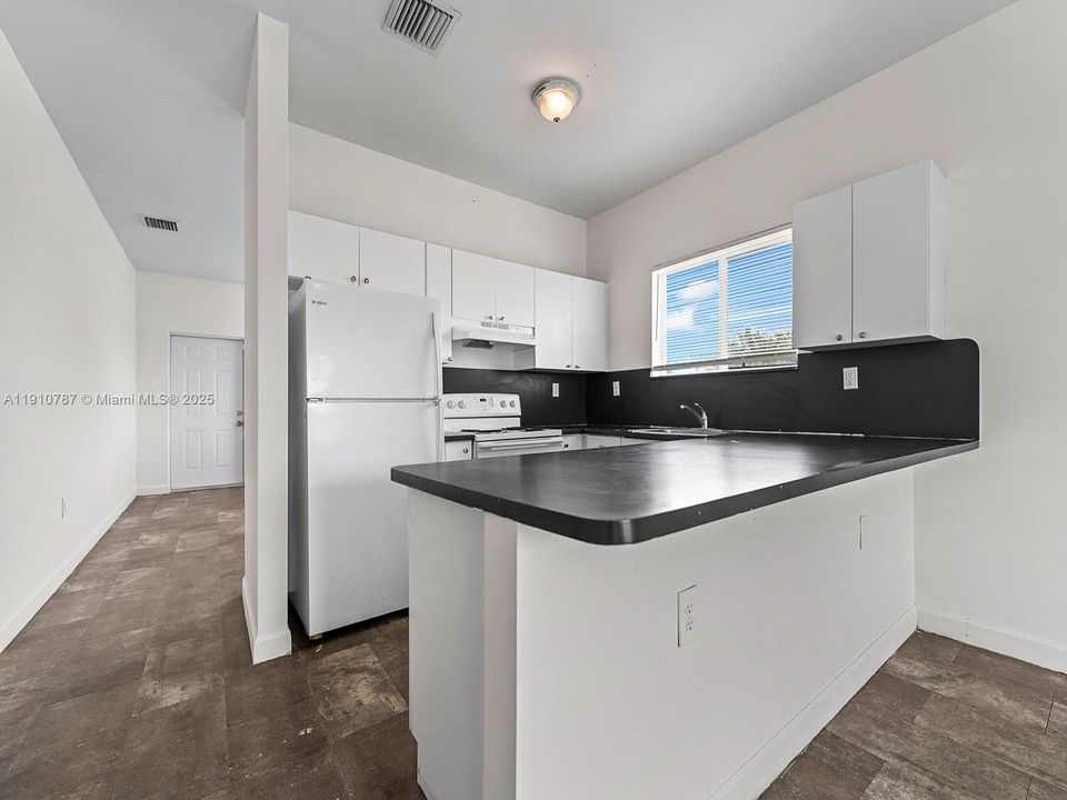 На продажу: $715,000 (0 спален, 0 ванн, 2950 Квадратных фут)