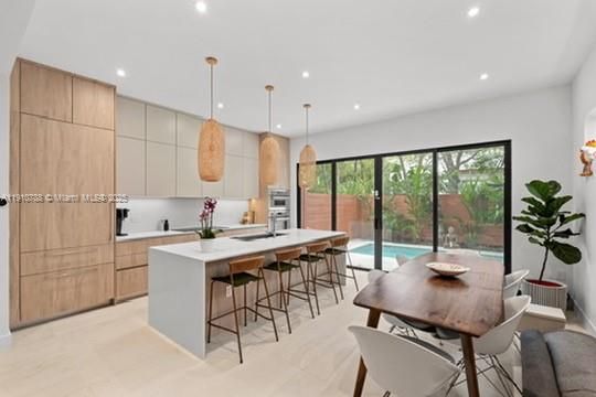 Activo con contrato: $2,150,000 (3 camas, 2 baños, 2054 Pies cuadrados)