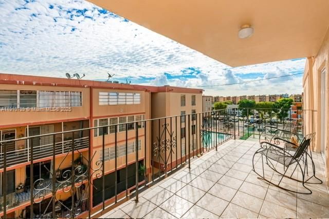 En Venta: $260,000 (2 camas, 1 baños, 998 Pies cuadrados)