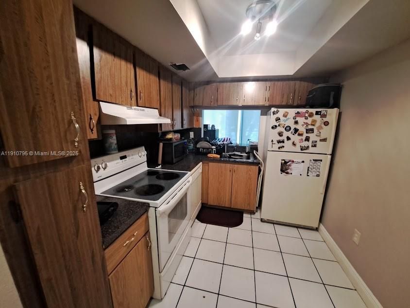 En Venta: $250,000 (2 camas, 1 baños, 946 Pies cuadrados)