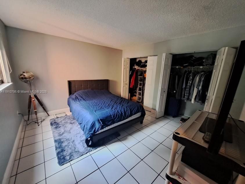 En Venta: $250,000 (2 camas, 1 baños, 946 Pies cuadrados)