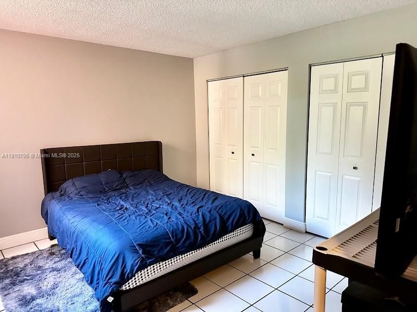 En Venta: $250,000 (2 camas, 1 baños, 946 Pies cuadrados)