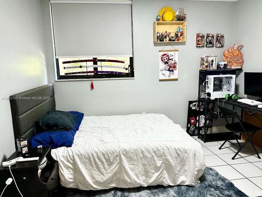 En Venta: $250,000 (2 camas, 1 baños, 946 Pies cuadrados)