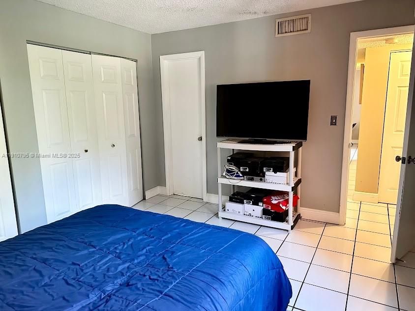 En Venta: $250,000 (2 camas, 1 baños, 946 Pies cuadrados)